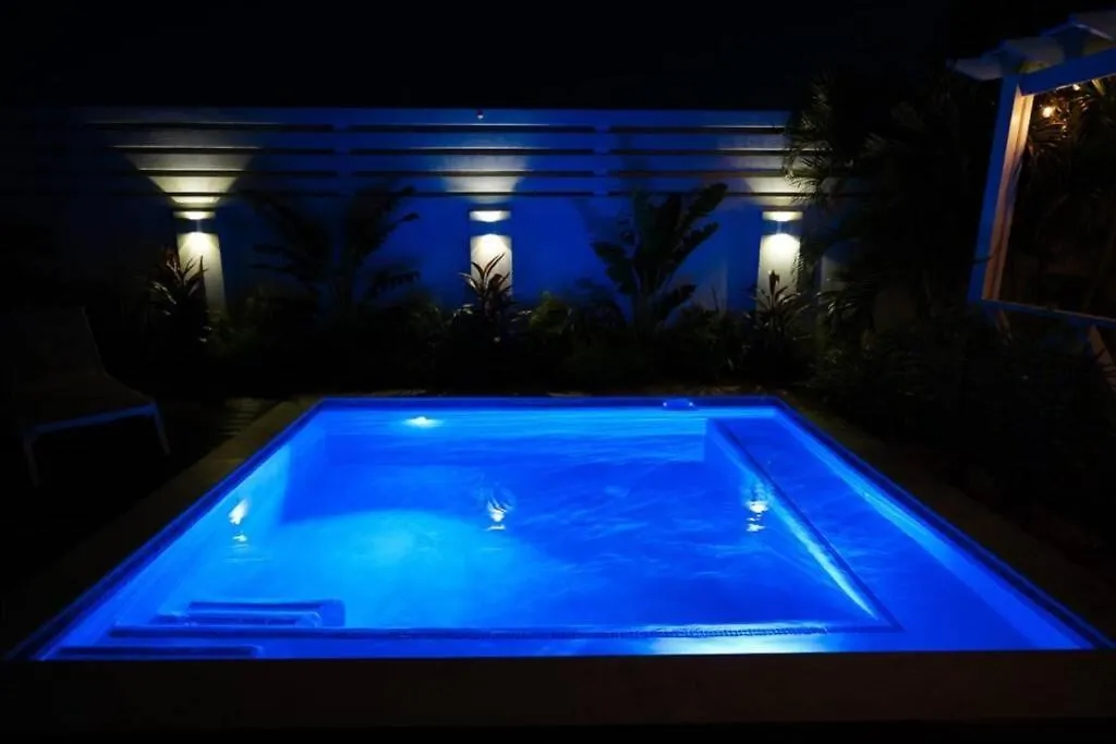 Meraki Apartment Bungalow Palm Beach Aruba